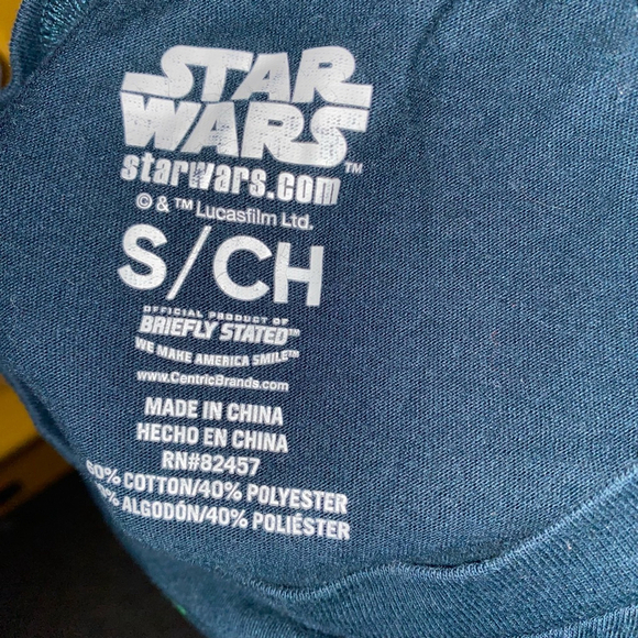 Star Wars Mandalorian Baby Yoda Christmas T-shirt Size S Black - Picture 3 of 3